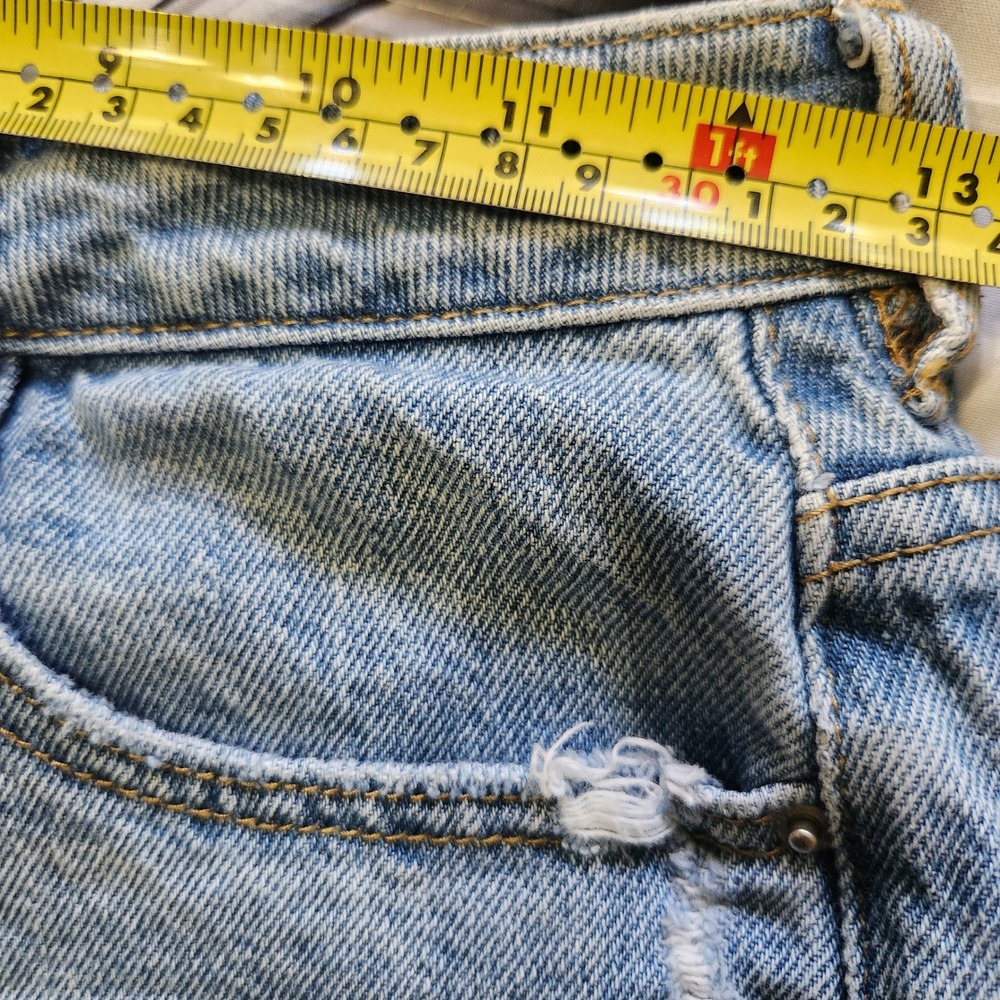 Pacsun Mom Shorts Distressed Frayed Hem Light Wash‎ Denim Shorts Size 25 - Picture 6 of 9